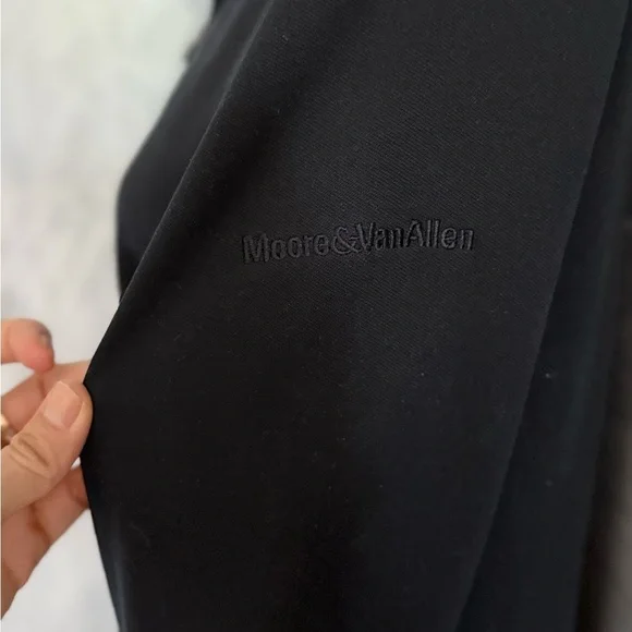 Nike  Ladies Dri-FIT 1/2-Zip Cover-Up - Black/White Golf Size Large - Picture 8 of 13